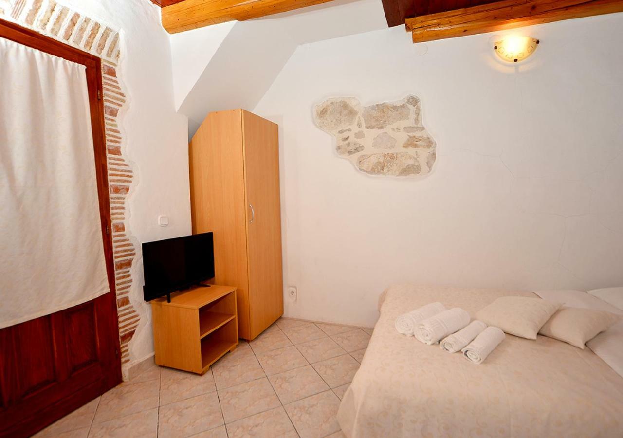 Old Town Vrsar, Apartments Danica & Zoran المظهر الخارجي الصورة